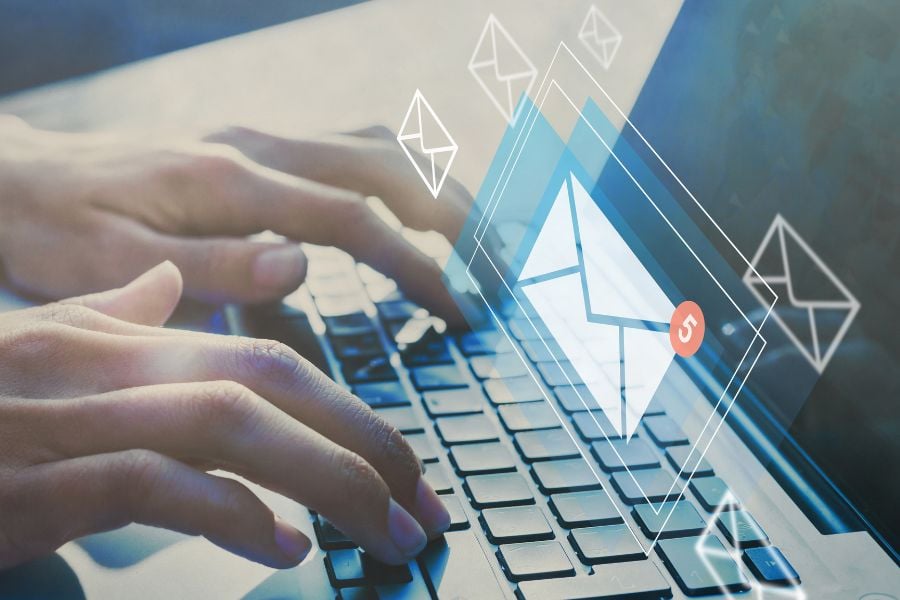 email-copywriter-featured