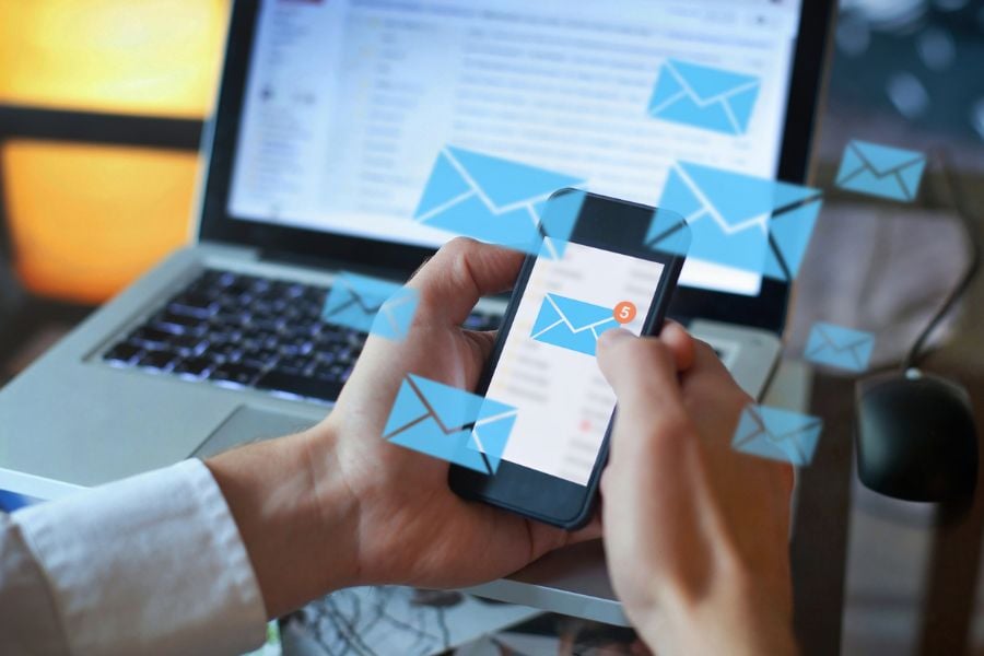 how-to-end-an-email-featured