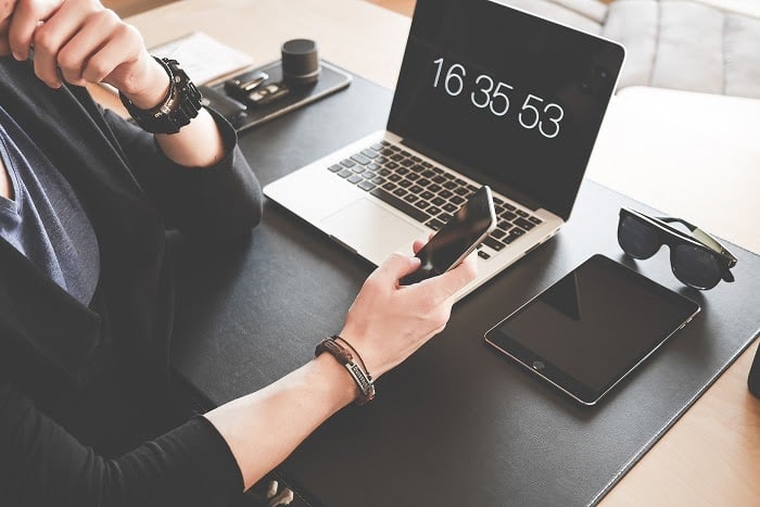 what is freelance writing laptop tablet